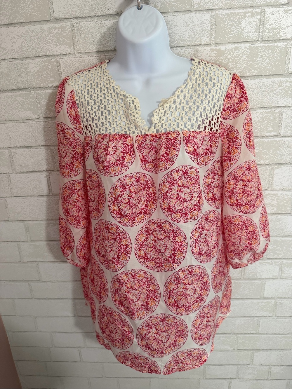 Calypso St. Barth Cream & Red Crochet Yoke Medallion Blouse Size Small #3093